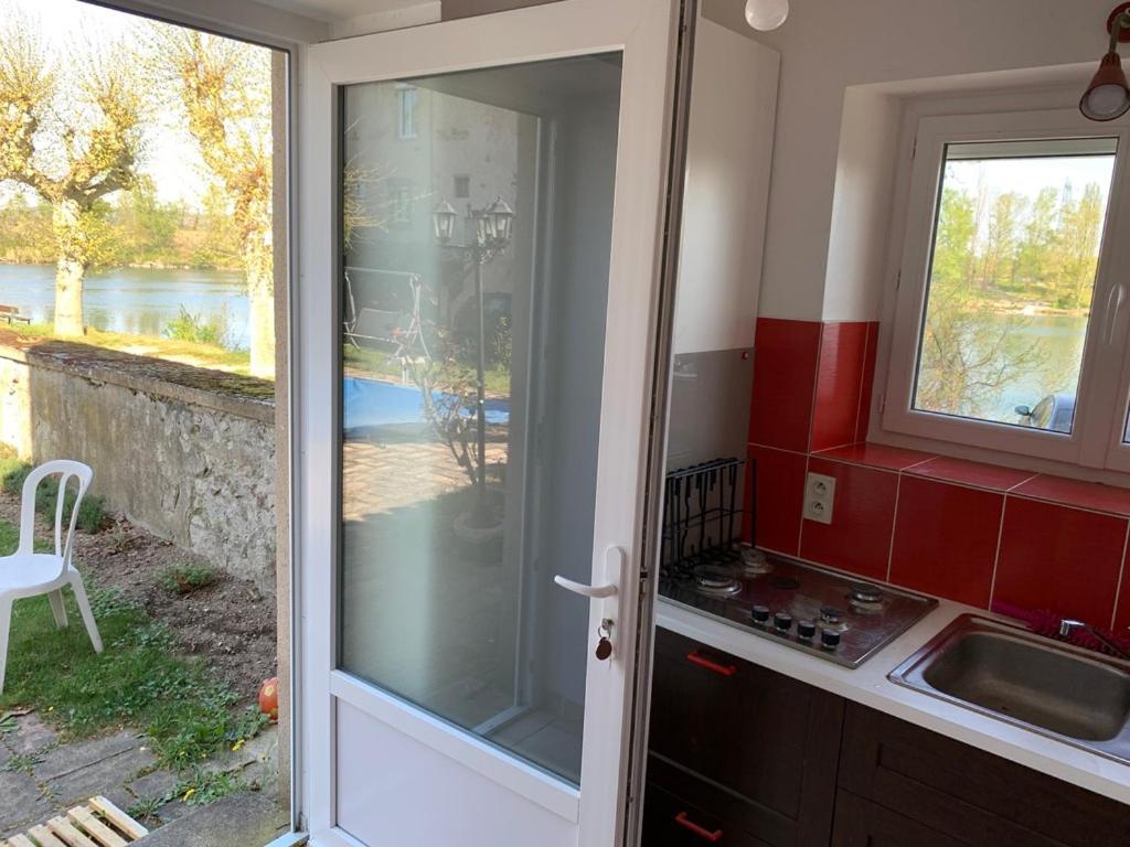 Gite De La Tour Saint-Pierre-de-Boeuf Экстерьер фото